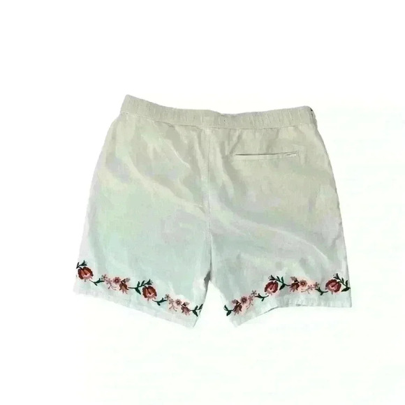 Linen Blend Floral Embroidered Shorts, Hollister - Picture 2 of 4